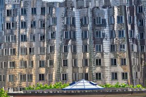 Neuer Zollhof - budynki Franka Gehry'ego w Düsseldorfie