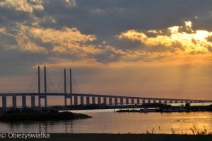 Öresundsbron - Most nad Sundem o zachodzie słońca, widziany od strony Szwecji