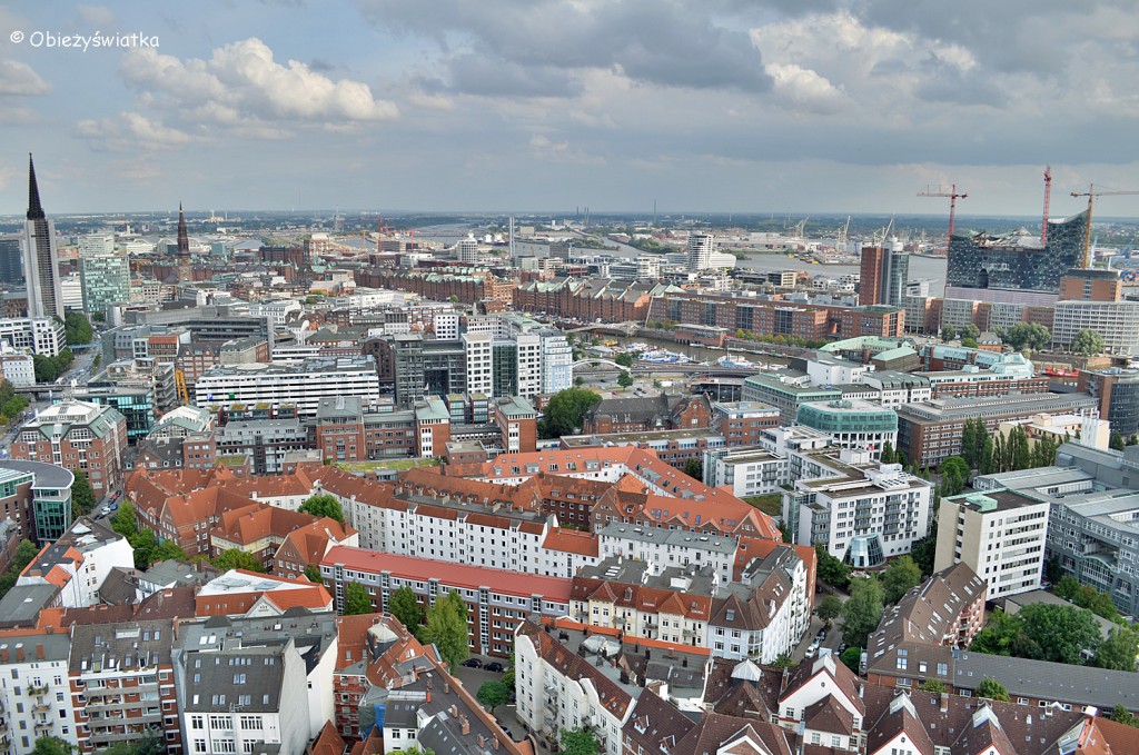 Panorama Hamburga - w tle Speicherstadt