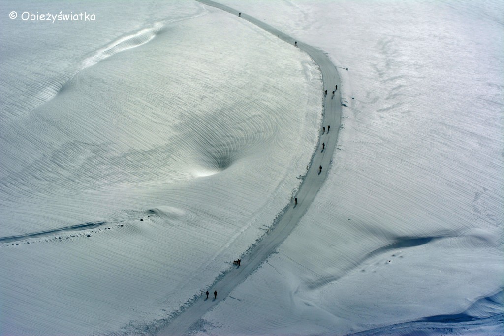 Widok z Przełęczy Jungfraujoch na wysokości 3471 m n.p.m. - Szlak do Mönchsjochhütte