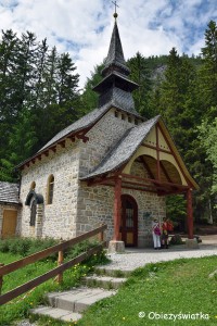 Kapliczka nad Jeziorem Braies, Pragser Wildsee / Lago di Braies, Tyrol Południowy