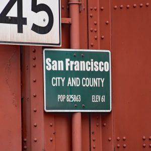 San Francisco - szyld na moście Golden Gate