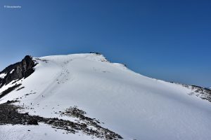 Widok na Galdhopiggen ze szczytu Keilhaus topp