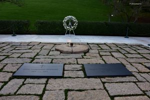Grób pary prezydenckiej - Johns Fitzgeralda Kennedy'ego i Jackie Kennedy