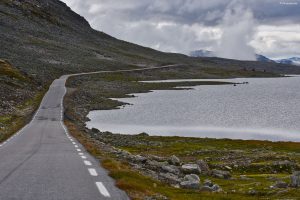 W drodze przez Aurlandsfjellet, Norwegia