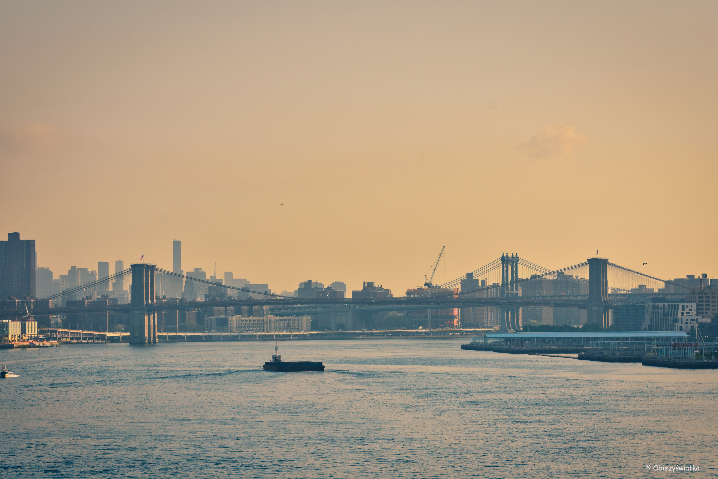 Brooklyn Bridge i Manhattan Bridge o poranku, NYC