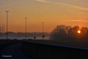 Wschodzące słońce nad horyzontem, Zagłębie Ruhry