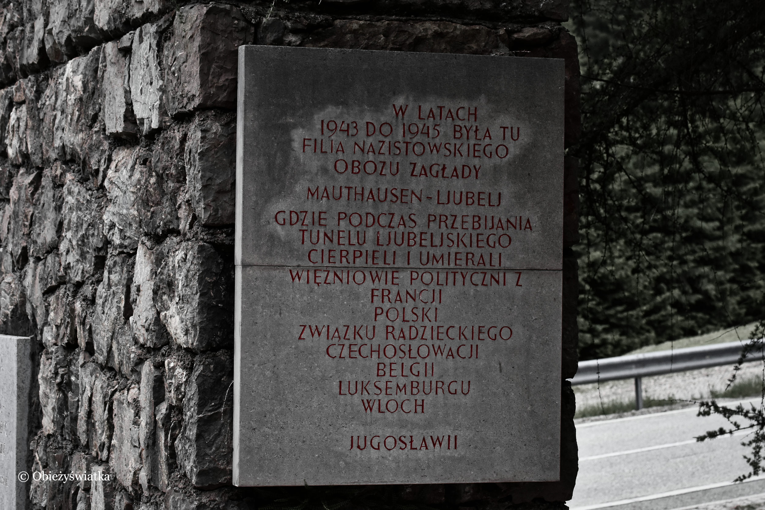 KZ Ljubelj - tablica informacyjna po polsku
