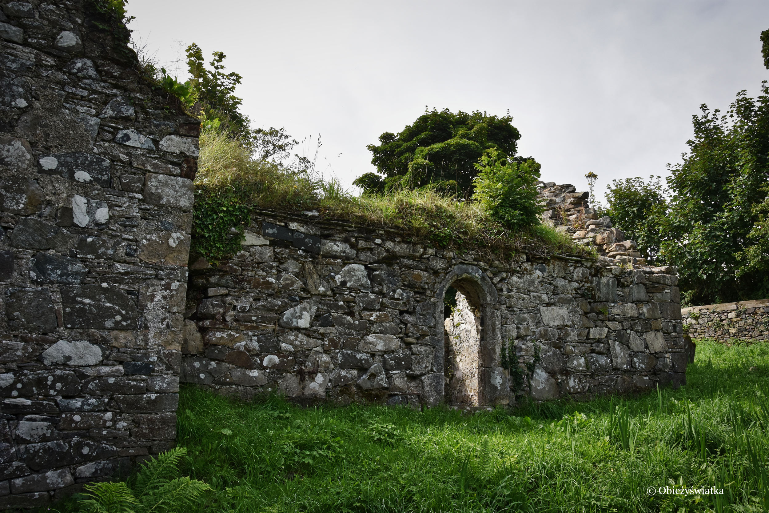 Ruiny klasztoru i zamku w Killybegs, Irlandia