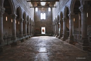 Wnętrze Bazyliki w Akwilei