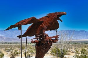 Drapieżnik - rzeźba na pustyni w Borrego Springs