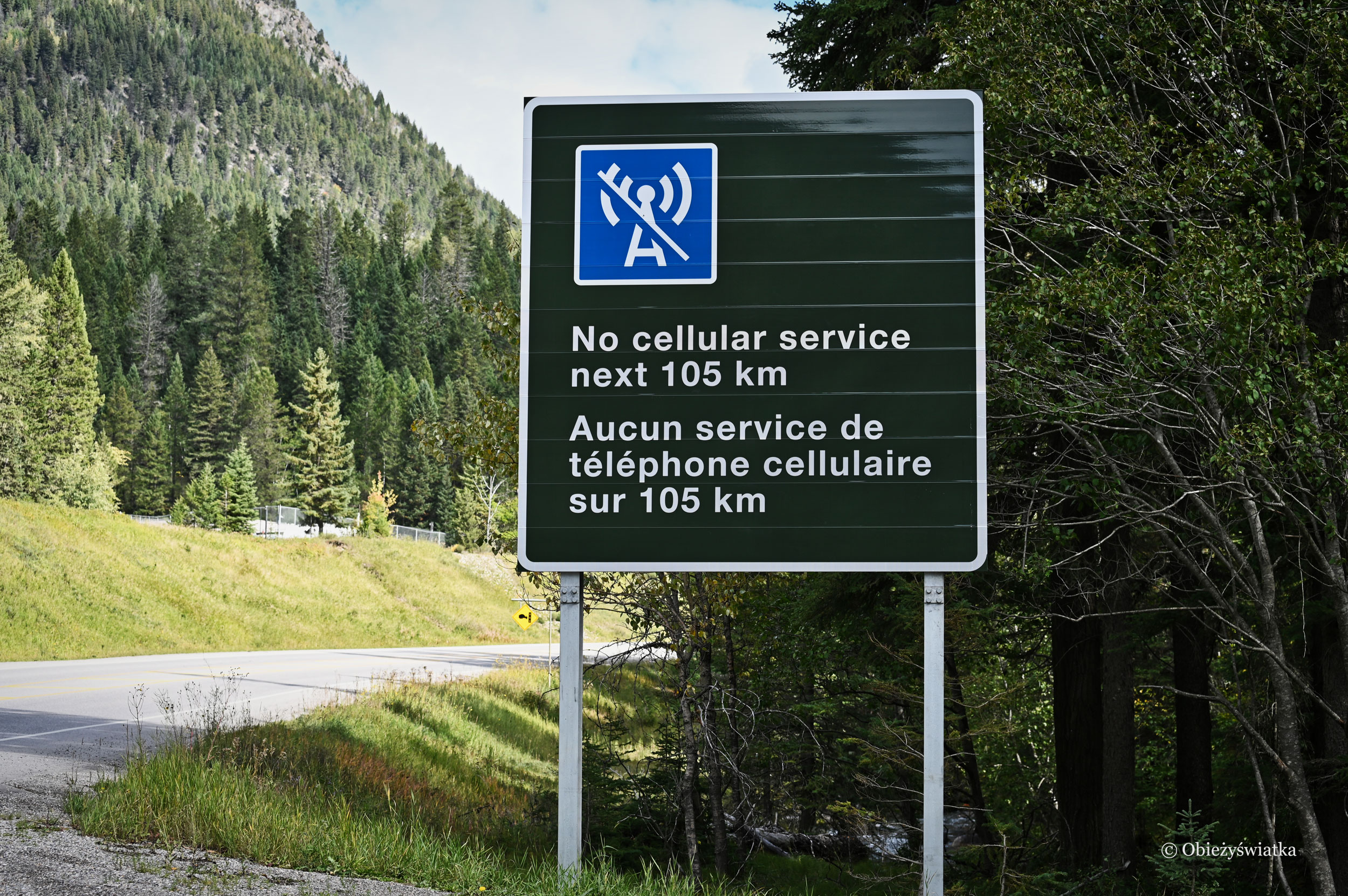 No cellular service next 105 km, Kootenay National Park, Canada