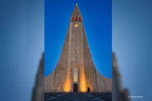 Hallgrimskirkja wieczorem, Reykjavik