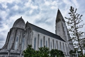 Hallgrimskirkja w całej okazałości, Reykjavik