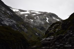 Ośnieżone szczyty gór, Gaularfjellet, Norwegia
