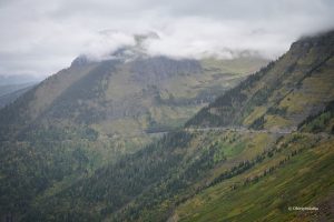 Otulone mgłą Góry Skaliste / Rocky Mountains