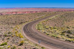 Jadąc przez Pustynię Pstrą - Painted Desert, Arizona