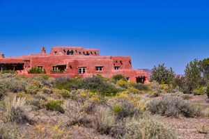 Painted Desert Inn w stylu Pueblo Revival architecture, Painted Desert, Arizona