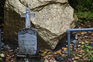 Grób Martina Itjena, który pełnił w Skagway wiele różnych funkcji i troszczył się o historię miasteczka, Gold Rush Cemetery, Skagway, Alaska
