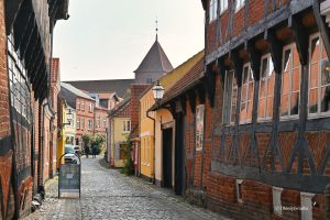 Ribe - jedna z malowniczych uliczek