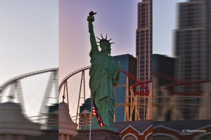 Kopia Statuy Wolności w Las Vegas, część kompleksu hotelowego New York-New York