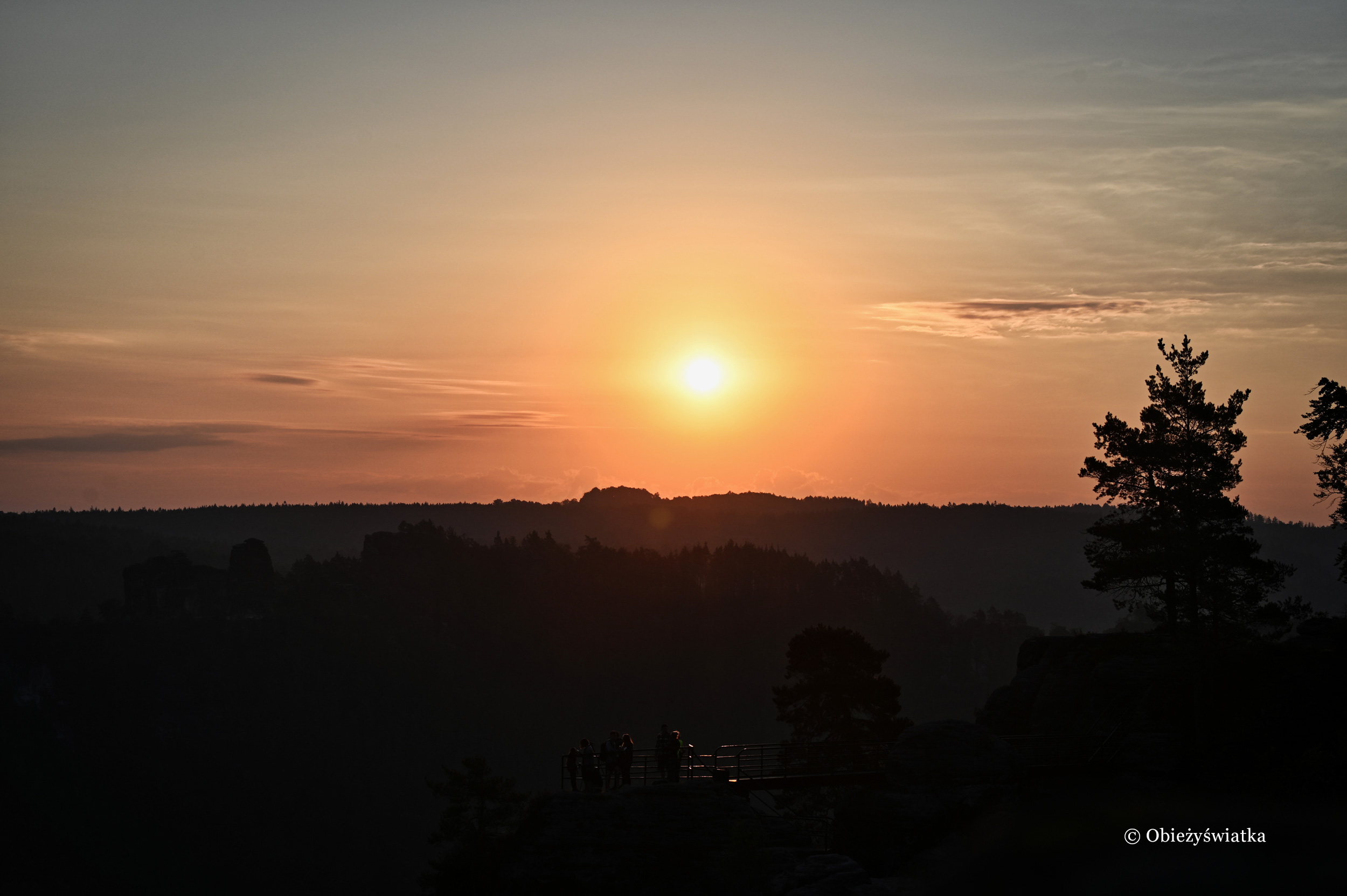 Wschód słońca w Bastei, Narodowy Park Saskiej Szwajcarii, Niemcy