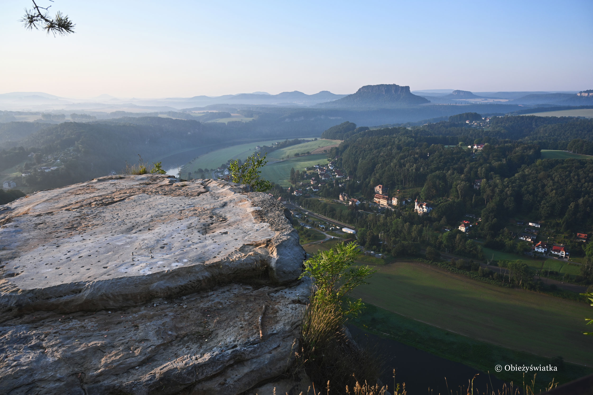 Widok ze skał Bastei, Narodowy Park Saskiej Szwajcarii, Niemcy