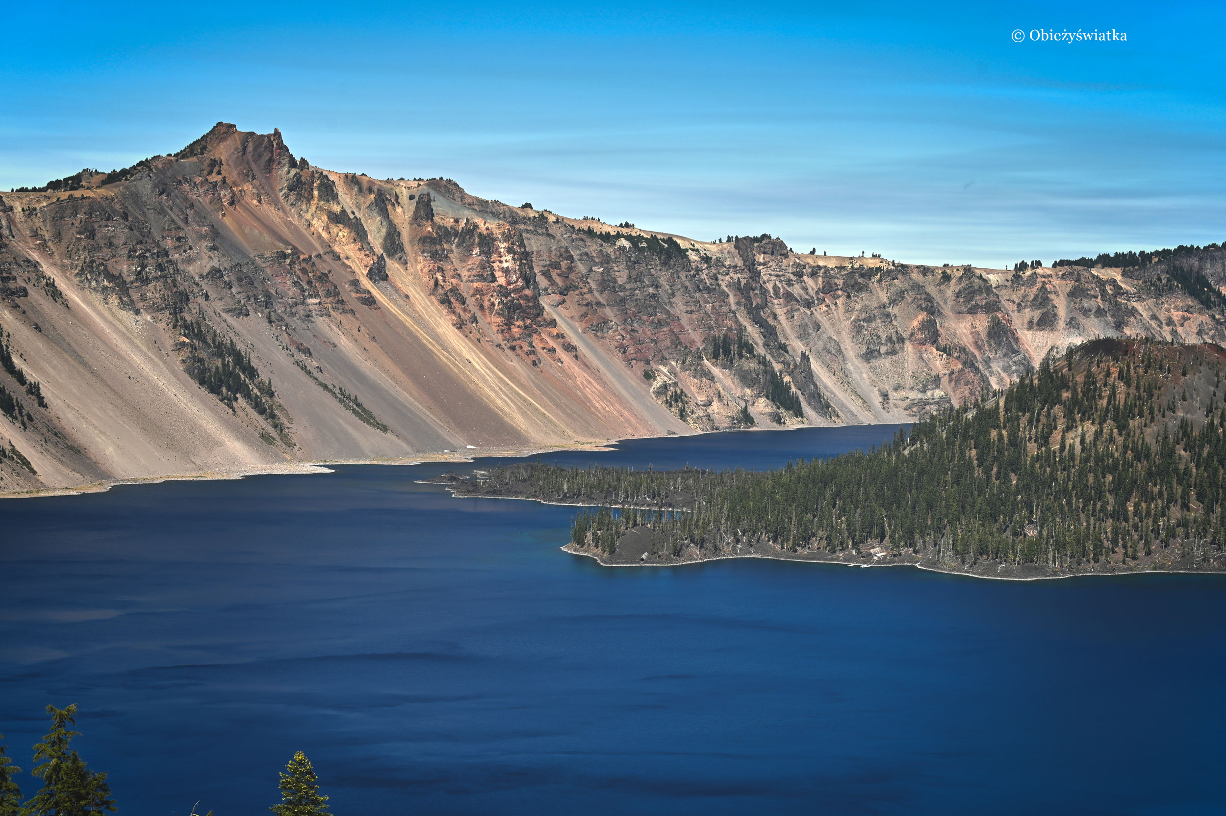Niesamicie niebieskie Crater Lake, Oregon