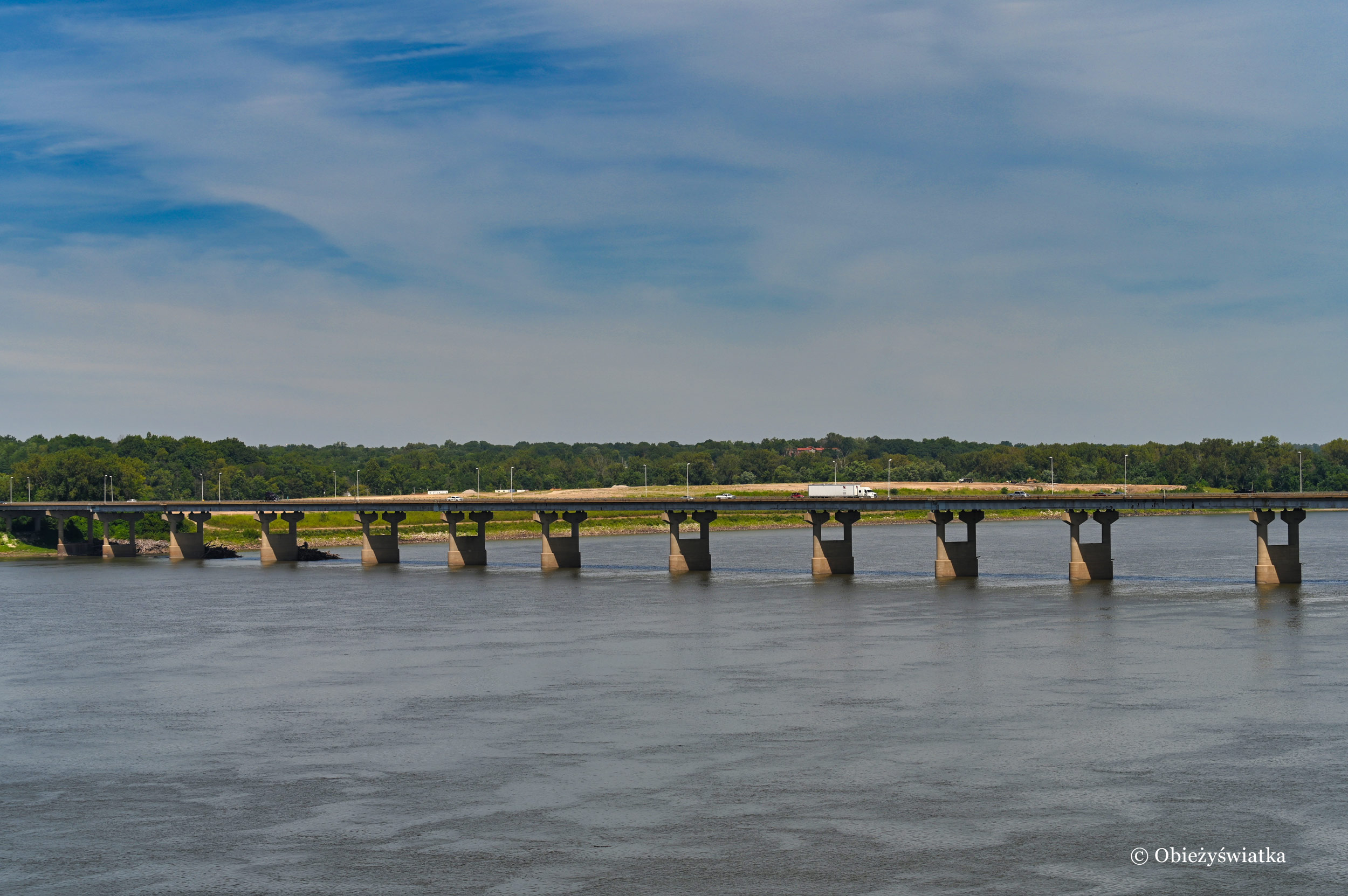 Nowy most nad Missisipi między Illionois i Missouri