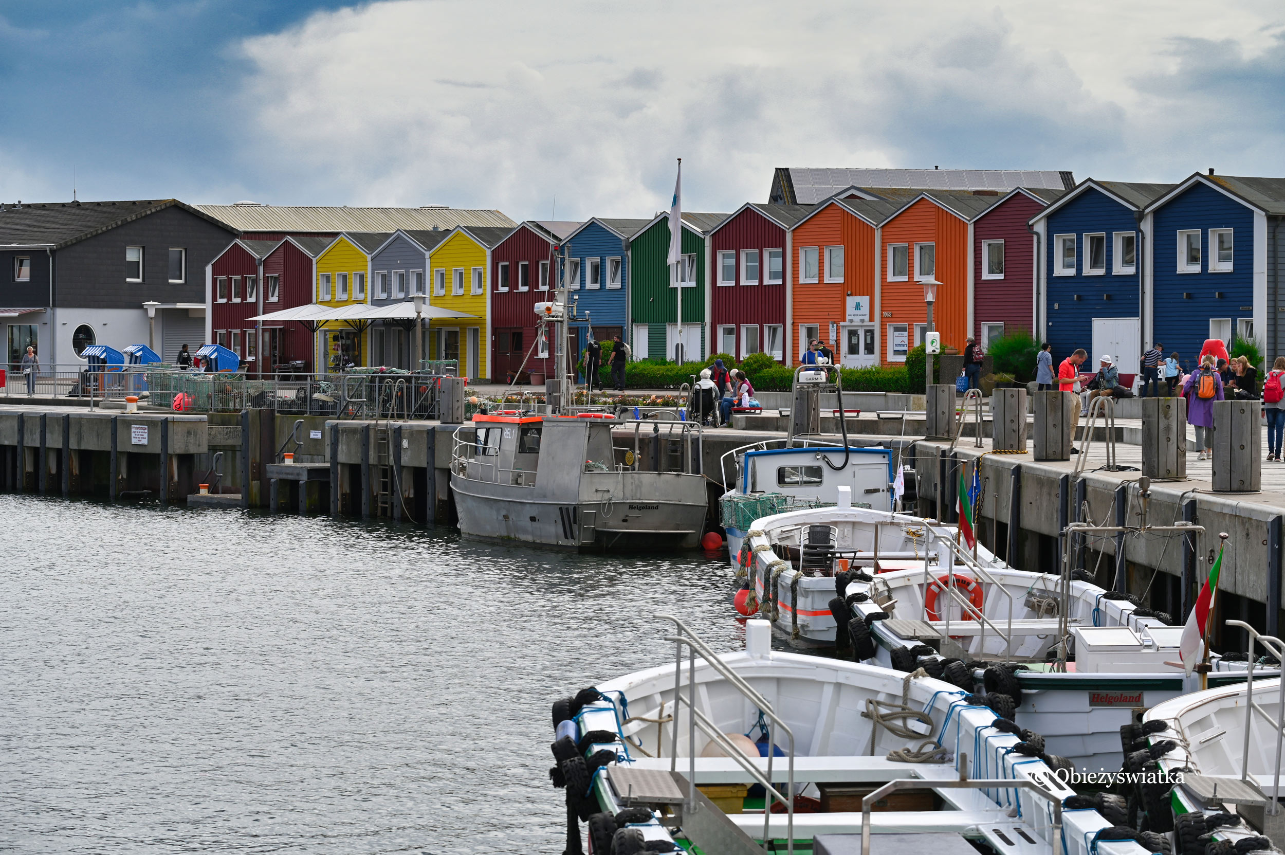 Przystań i Hummerbuden, czyli kolorowe chatki stylizowane na chaty rybaków, Helgoland