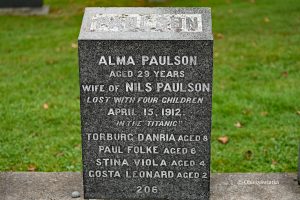 Cmentarz pasażerów Titanica - Titanic Grave Site, Fairview Lawn Cemetery, Halifax, Kanada